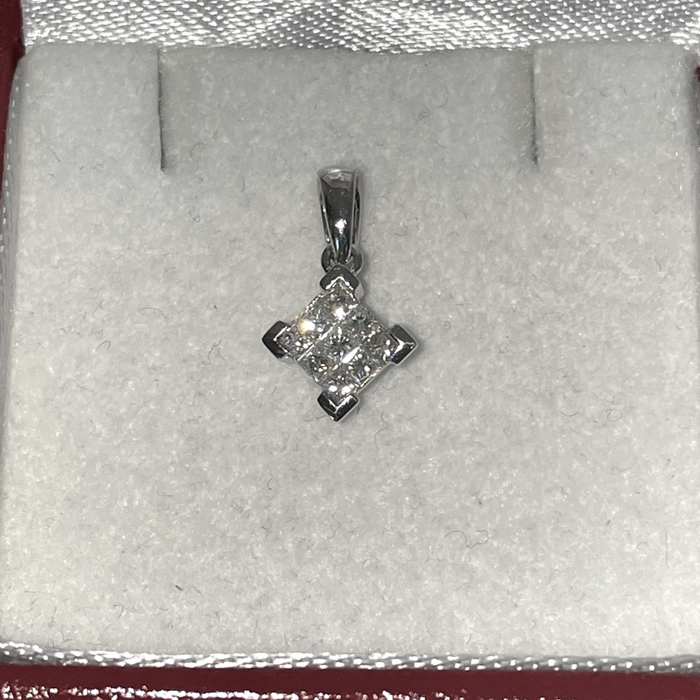 Solid 18K White Gold  (not 14K) NATURAL Princess Diamond Pendant for Necklace